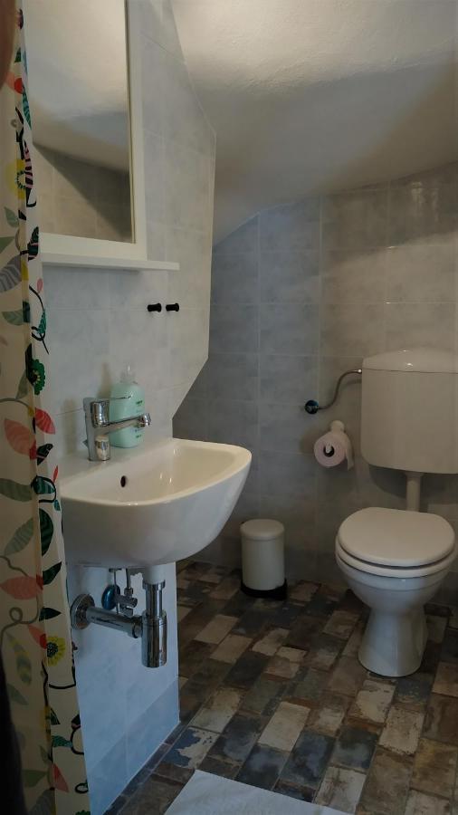 Postaja 33 Daire Zgornje Skofije Dış mekan fotoğraf